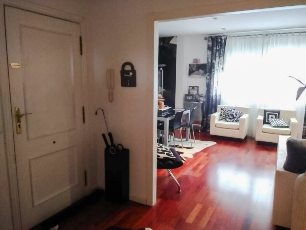 Before living room listing photo